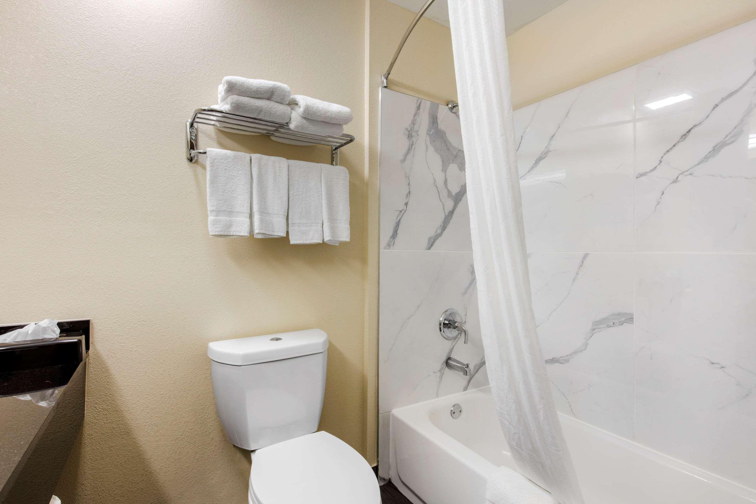 Quality Inn カディス  エクステリア 写真