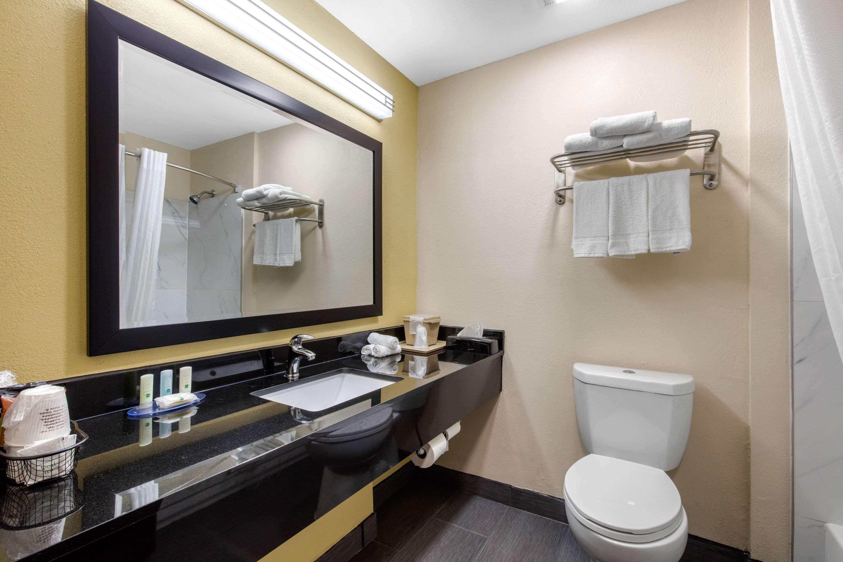 Quality Inn カディス  エクステリア 写真