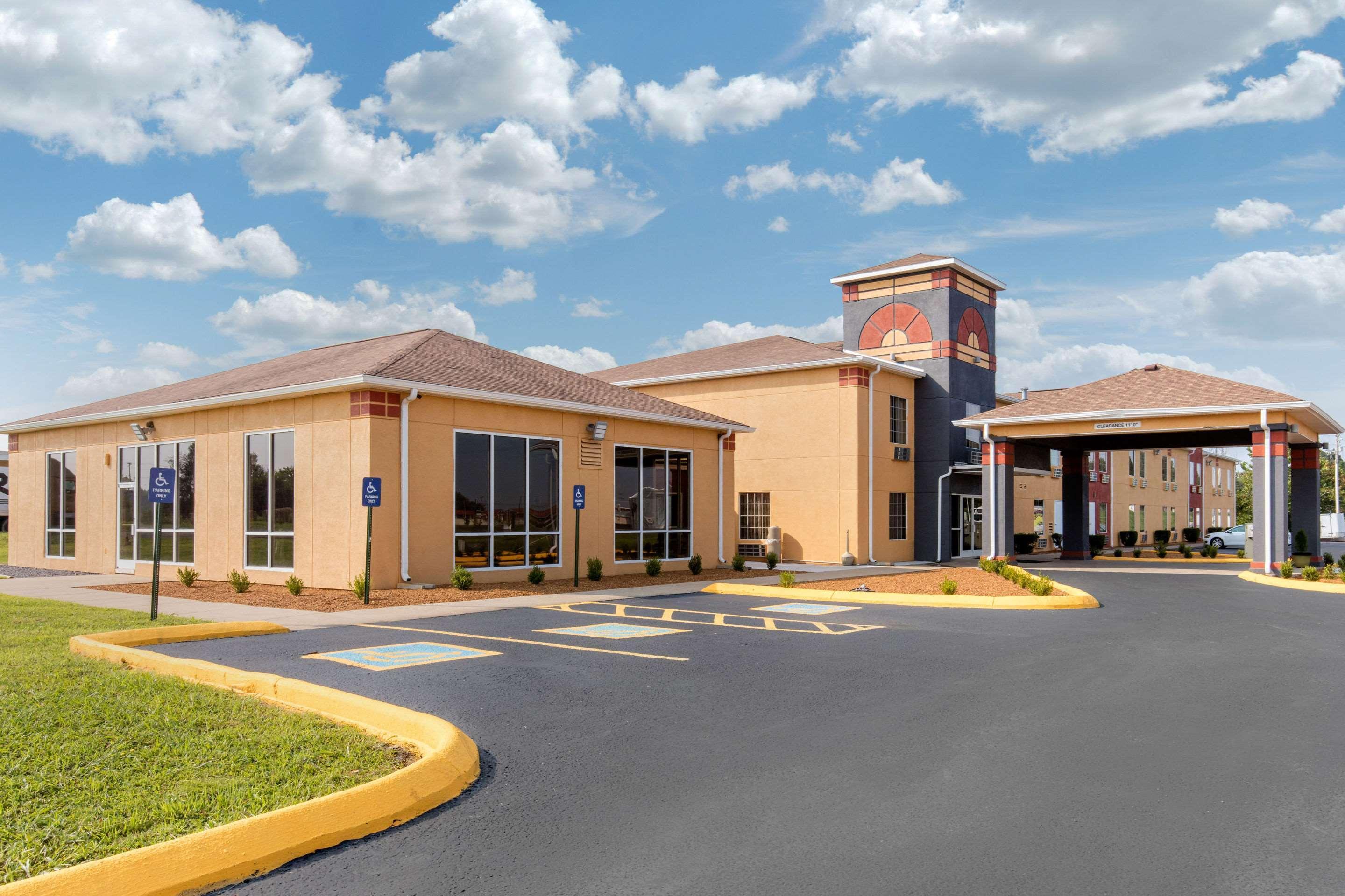 Quality Inn カディス  エクステリア 写真