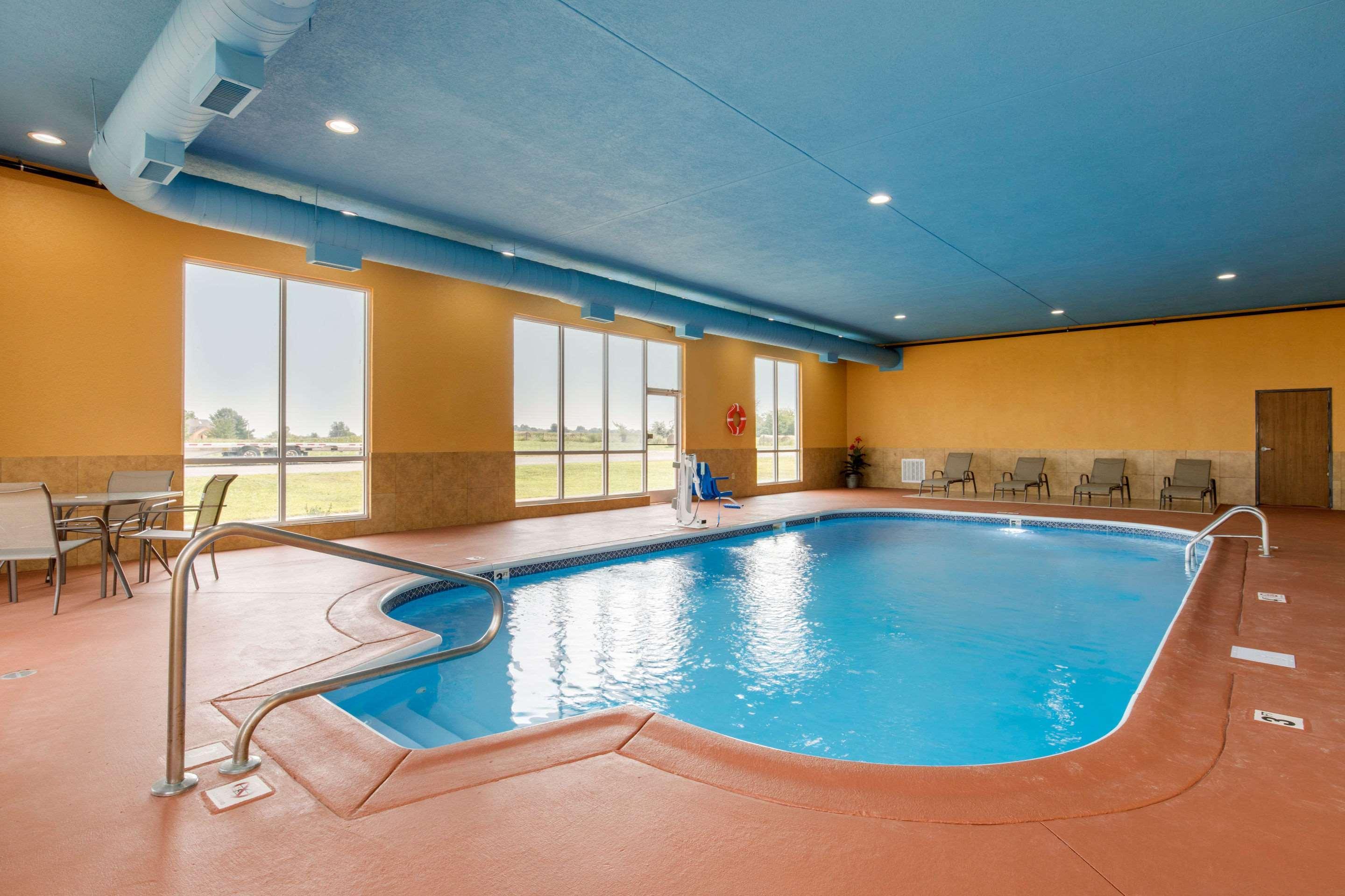 Quality Inn カディス  エクステリア 写真